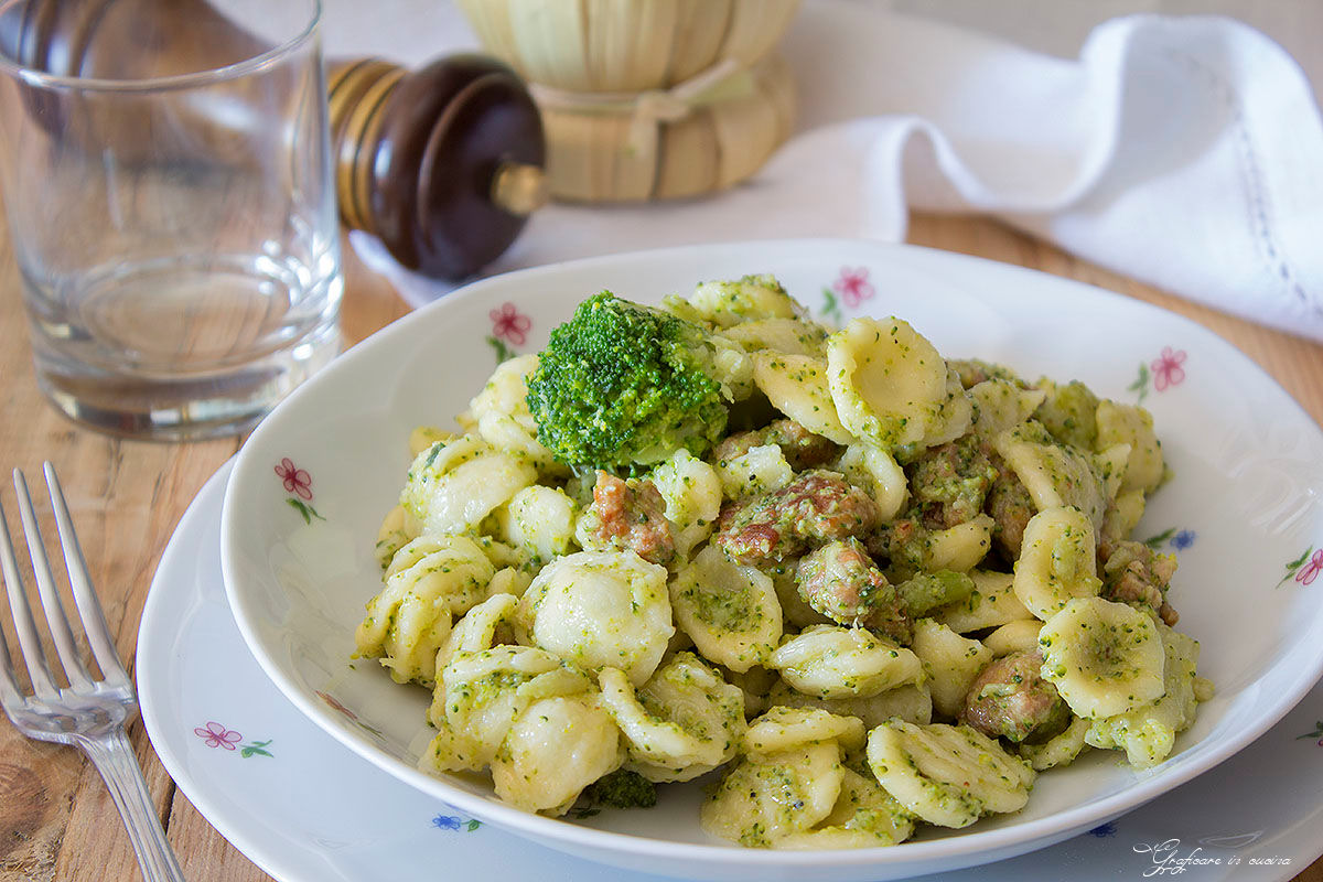 Orecchiette con salsicce e broccoli siciliani